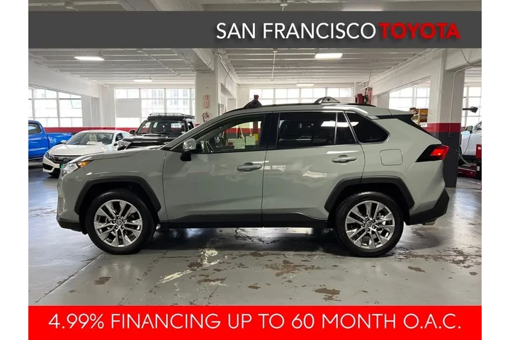 $30988 : Gold Certified2021 RAV4 XLE P image 2