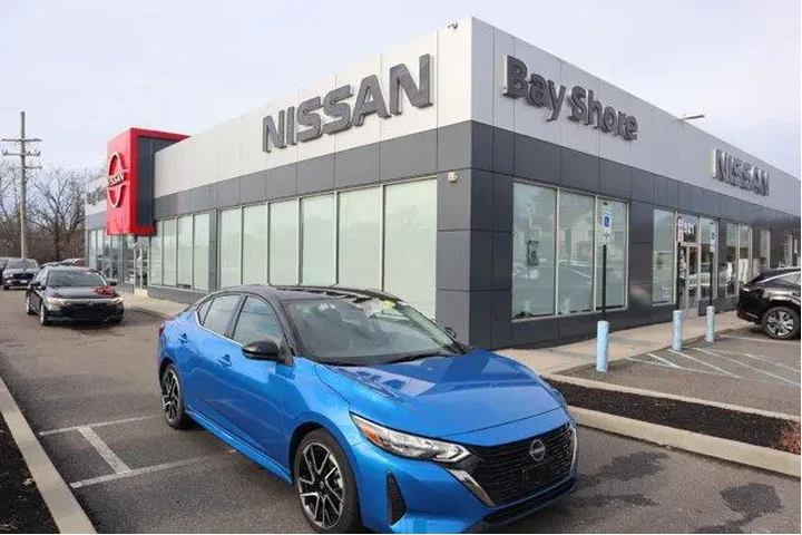 $19272 : Nissan Sentra 2025 SR 4dr Se image 2