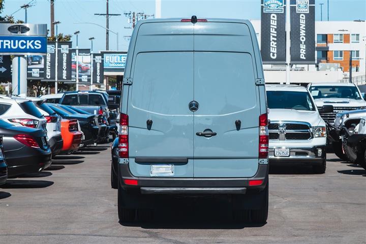 2015 Sprinter Cargo Vans RWD image 4