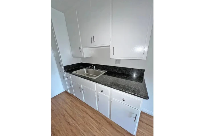 $1100 : Hermoso Apt. En Los Ángeles🏠 image 8