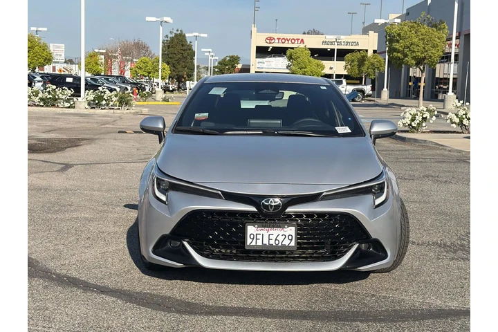 $24336 : Toyota Corolla Hatchback 202 image 2