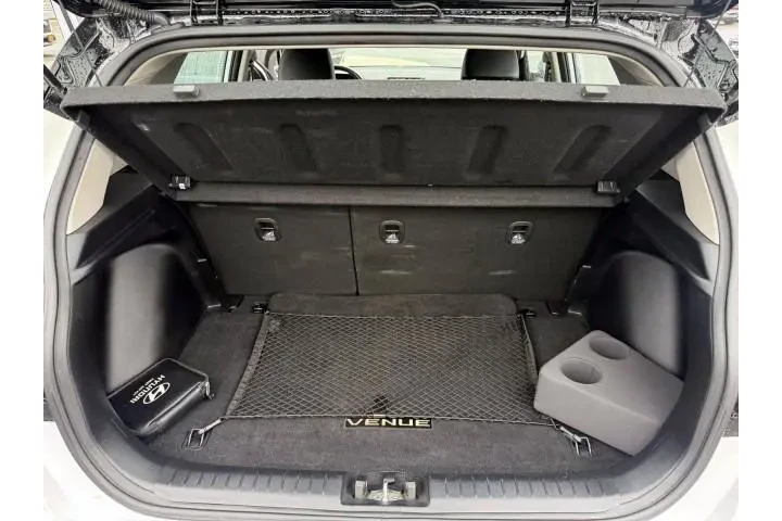 $17999 : Hyundai VENUE 2023 Limited 4 image 7