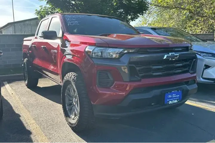 $36995 : Chevrolet Colorado 2025 4x4 image 3