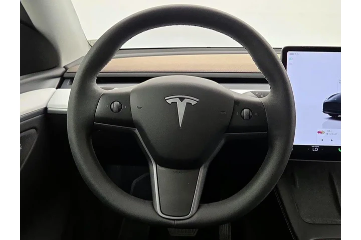 $35998 : Tesla Model Y 2024 AWD Long image 10