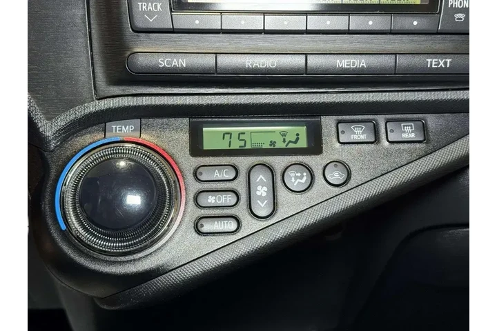 $13495 : Toyota Prius c 2014 Four 4dr image 7