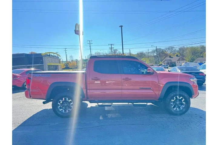 $29455 : 2018 Tacoma TRD Off-Road image 7