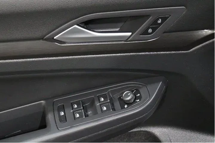 $36998 : Volkswagen Golf GTI 2024 380 image 7