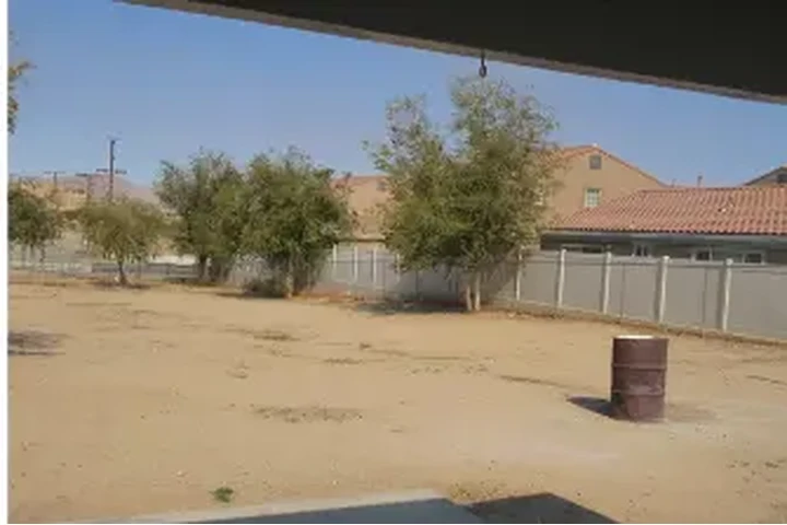 $1975 : Casa en Victorville, Ca. image 7