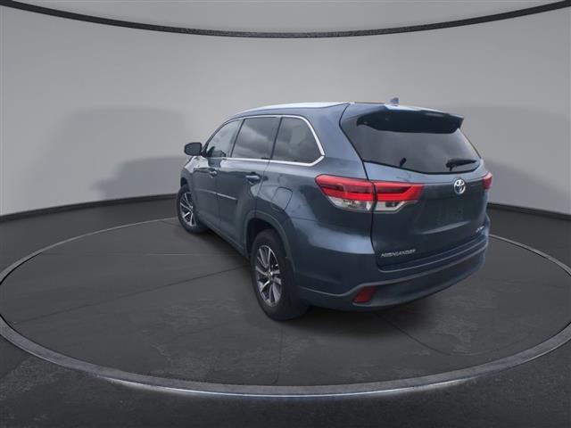 $30200 : PRE-OWNED 2019 TOYOTA HIGHLAN image 7