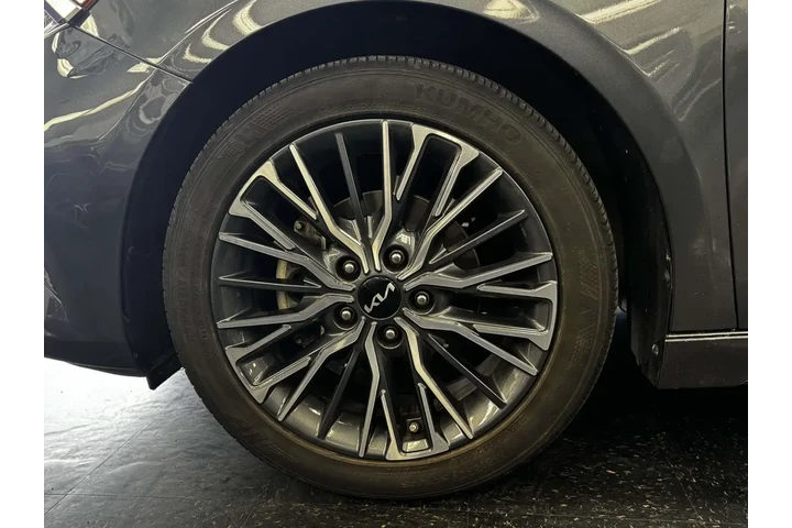 $15850 : Kia Forte 2023 GT-Line 4dr S image 7