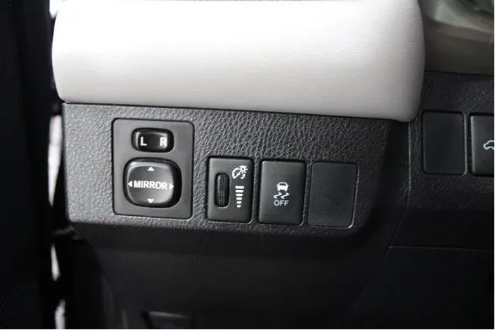 $9985 : Toyota RAV4 2014 Limited 4dr image 8