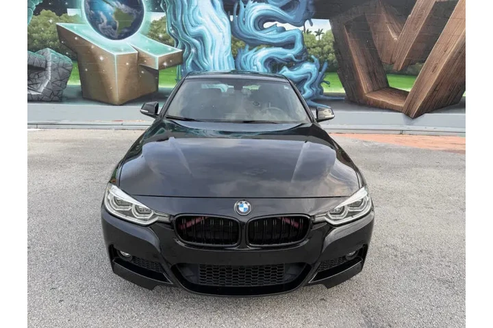 $13995 : 2018 BMW 3 Series 330i xDrive image 4