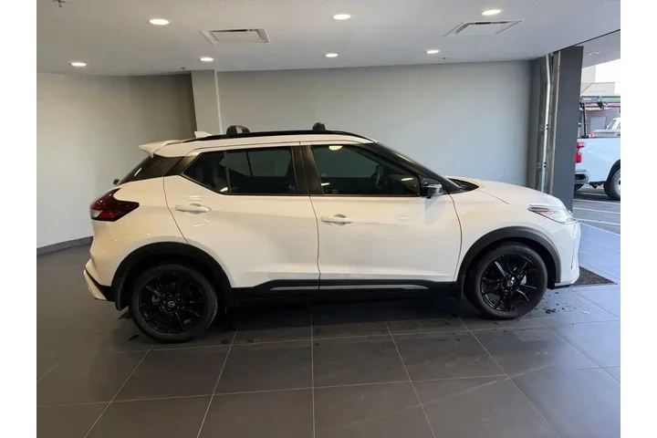 $17984 : Nissan Kicks 2021 SR 4dr Cro image 6