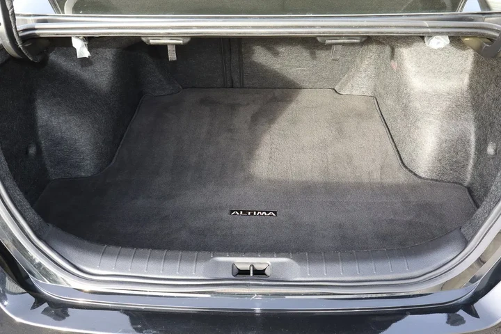 $20488 : 2024 Altima 2.5 SR Sedan image 9