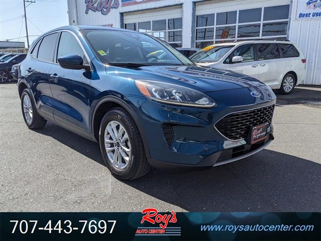 $15995 : 2020 Escape SE SUV image 1