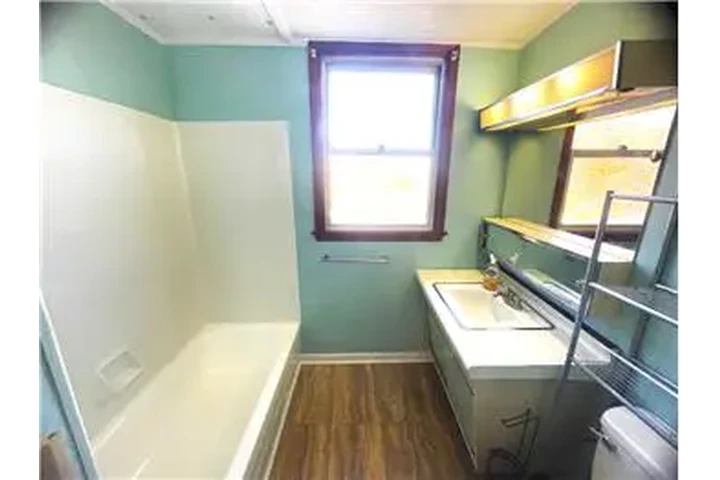 $600 : Rental property with 1 bedro image 6