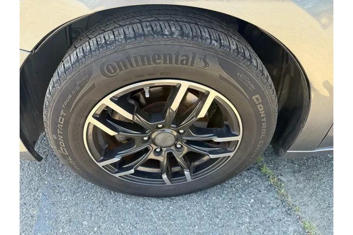 $7000 : Honda Accord 2010 LX 4dr Sed image 9