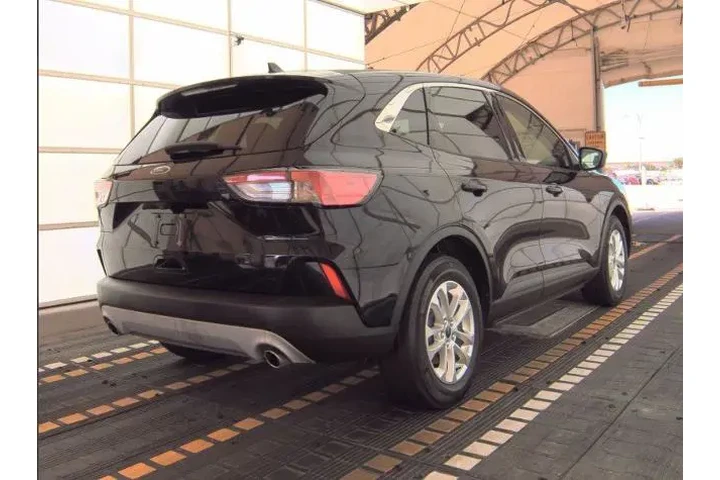 $15484 : Ford Escape 2021 SE 4dr SUV image 2