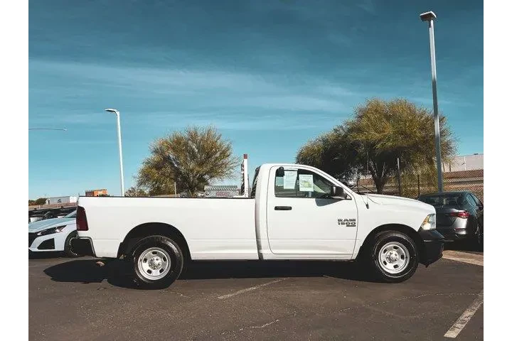 $16997 : Ram 1500 Classic 2022 4x2 Tr image 2