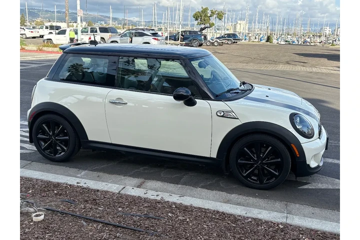 $8988 : 2011 Cooper Hardtop S image 5