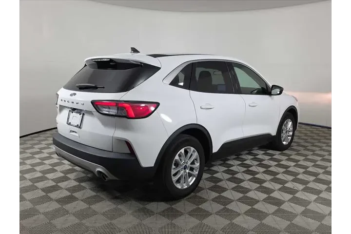 $16400 : Ford Escape 2022 SE 4dr SUV image 8