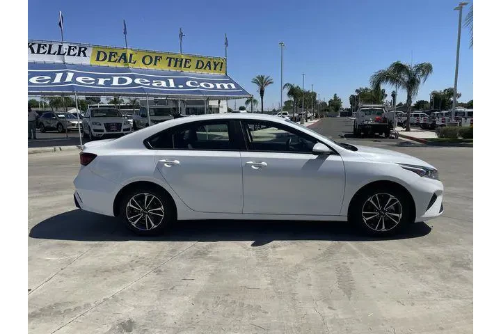 $19999 : Kia Forte 2024 LX 4dr Sedan image 9