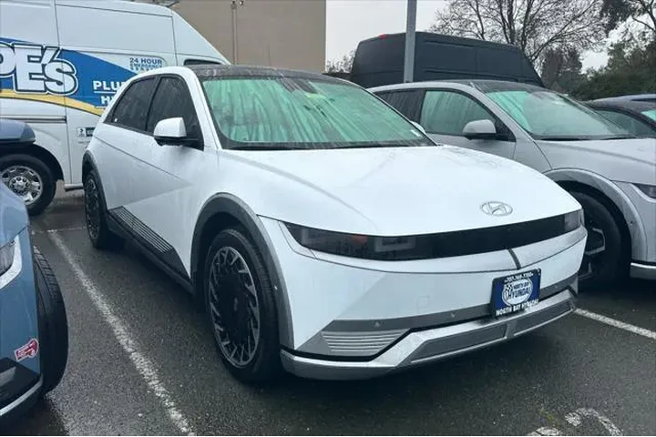 $34990 : Hyundai IONIQ 5 2024 AWD Dis image 2