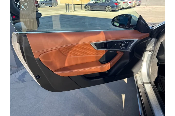 2023 F-Type R Coupe AWD image 10