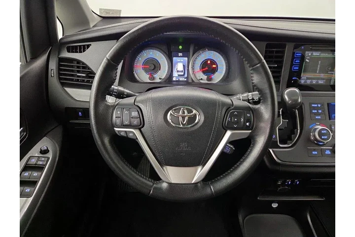 $22998 : Toyota Sienna 2015 SE 8-Pass image 10