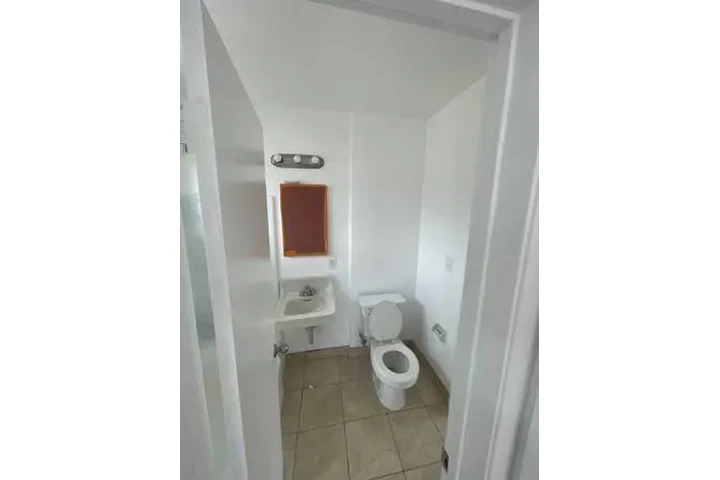 $2100 : 2 BEDROOMS HAWTHORNE $2100!!! image 3