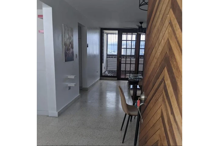 $1600 : Twin Towers Apto. Amueblado image 7