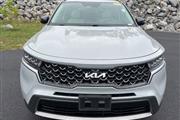 $28998 : PRE-OWNED 2022 KIA SORENTO S thumbnail