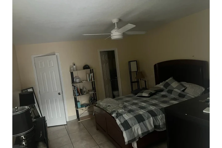 $1300 : EFFICIENCY A LA RENTA image 6