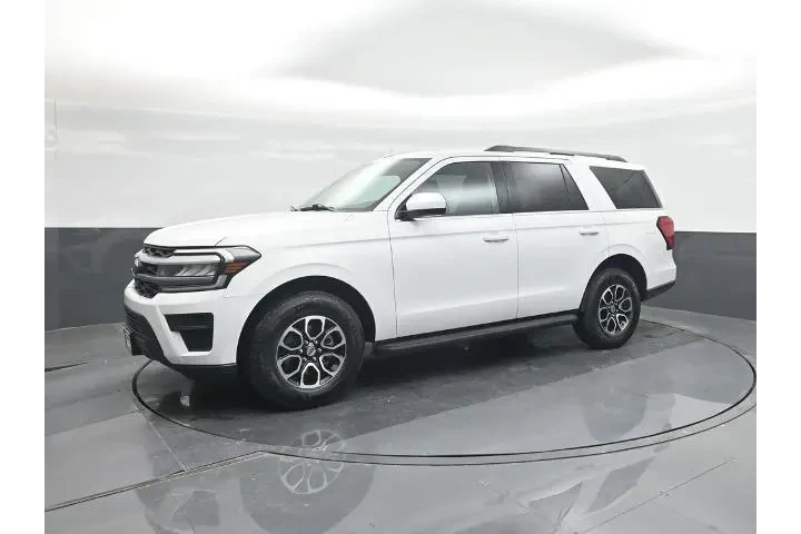 $38509 : Ford Expedition 2024 4x2 XLT image 1