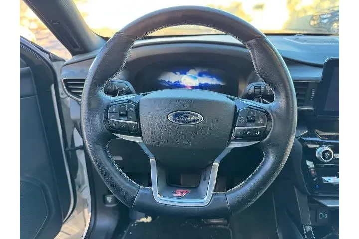$34376 : Ford Explorer 2022 AWD ST 4d image 10