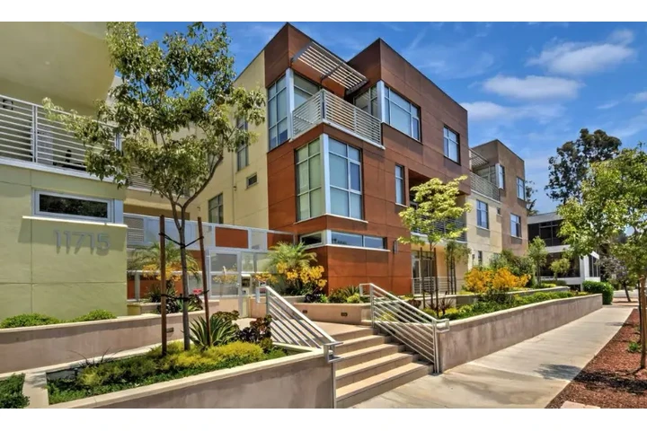 $1500 : 1Bed 1 bath Apt in Koreatown image 1