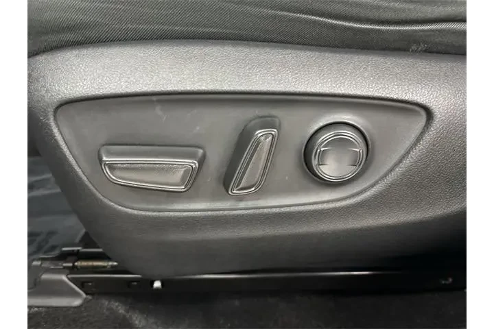 $22900 : Toyota RAV4 2023 XLE 4dr SUV image 4