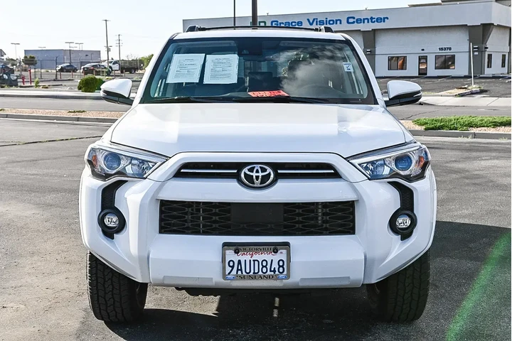 Toyota 4Runner 2022 4x2 SR5 image 2