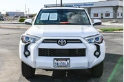 Toyota 4Runner 2022 4x2 SR5 thumbnail