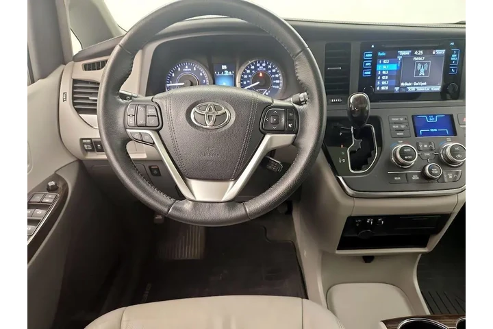 $22998 : Toyota Sienna 2015 AWD XLE 7 image 10