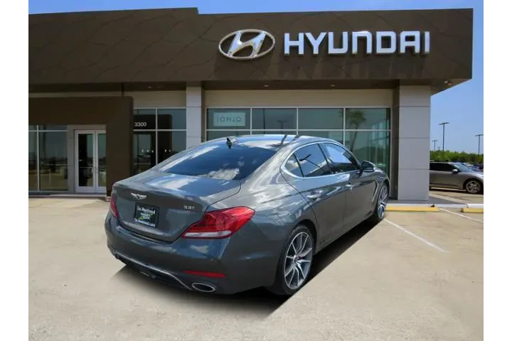 $31991 : Genesis G70 2020 AWD 3.3T 4d image 3