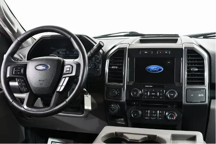 $13955 : Ford F-150 2017 4x4 XLT 4dr image 8