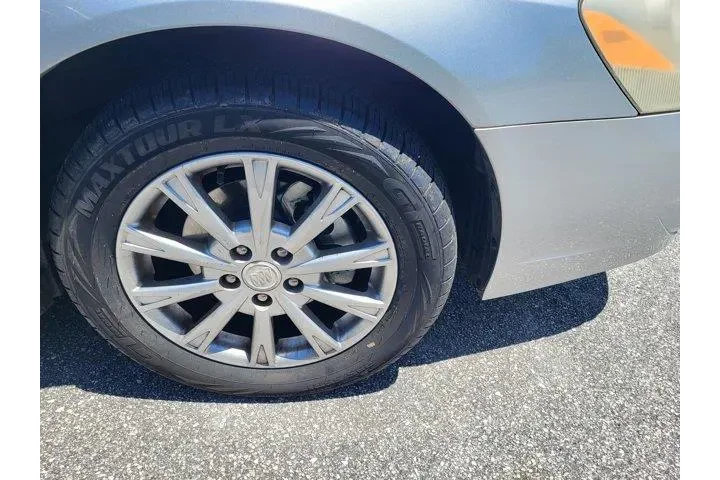$7489 : Buick Lucerne 2011 CX 4dr Se image 7