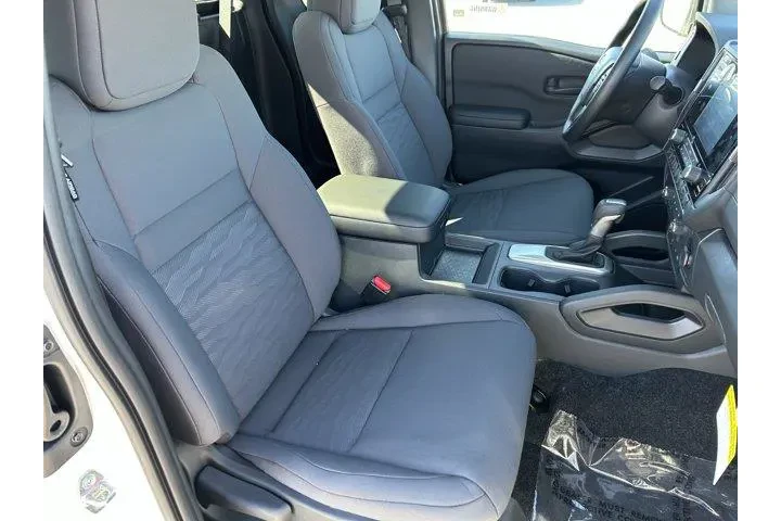 $32565 : Nissan Frontier 2026 4x2 S 4 image 10