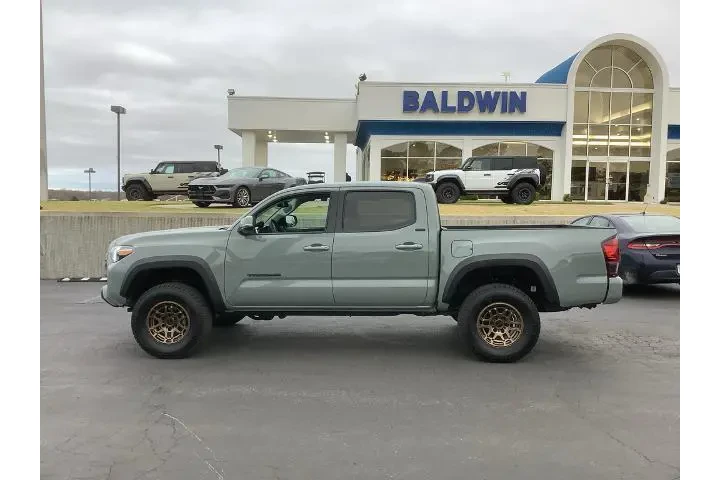 $37950 : Toyota Tacoma 2023 4x4 TRD P image 4