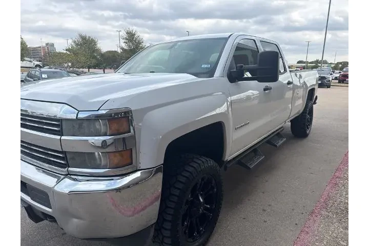 Chevrolet Silverado 2500HD 2 image 1