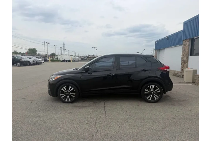 $6999 : 2018 Kicks SV image 3