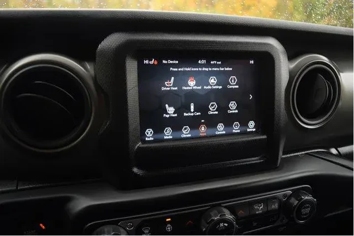 $26500 : Jeep Wrangler 2023 4x4 Sport image 9