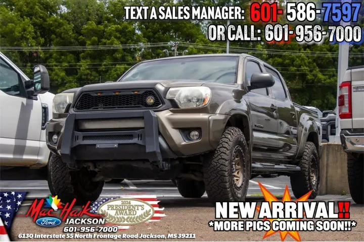 $22695 : Toyota Tacoma 2015 4x4 V6 4d image 1