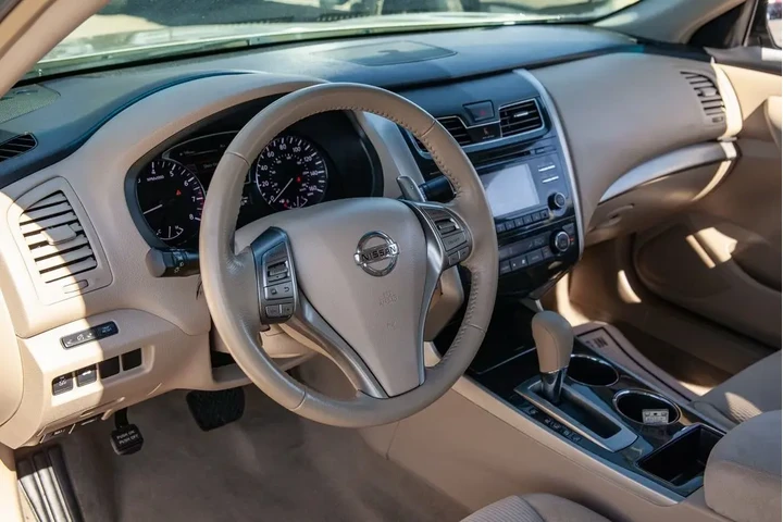 2013 Altima 3.5 SV image 10